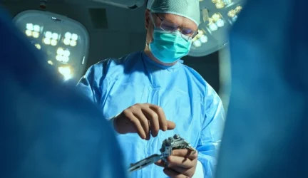 Senjorams nerekomenduojama atidėlioti ortopedinių operacijų