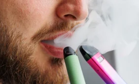 Lietuvoje bus siekiama uždrausti elektroninių cigarečių prekybą