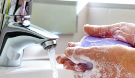 Rankų plovimas: maža pastanga, didžiulė pagalba