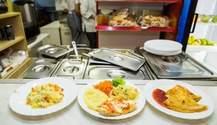 Tyrimas: tik 14 proc. moksleivių tėvų žino, ką mokykloje valgo jų vaikai