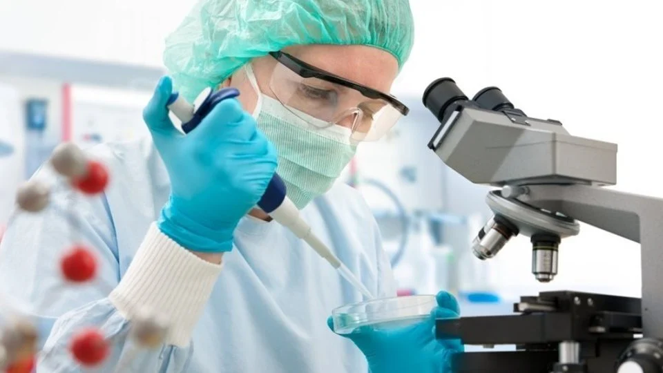 Atnaujintoje laboratorijoje – moderniausi mikrobiologinės diagnostikos metodai