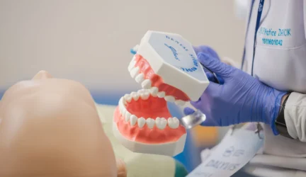 Lietuvos bei Vokietijos odontologų žinios ir patirtis – kolegoms iš Didžiosios Britanijos