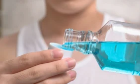 Burnos skalavimo skystis