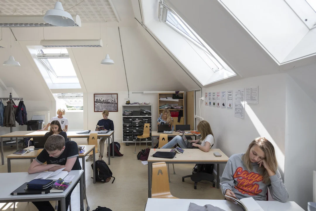 Praverkite langus: natūrali dienos šviesa lemia mokinių produktyvumą