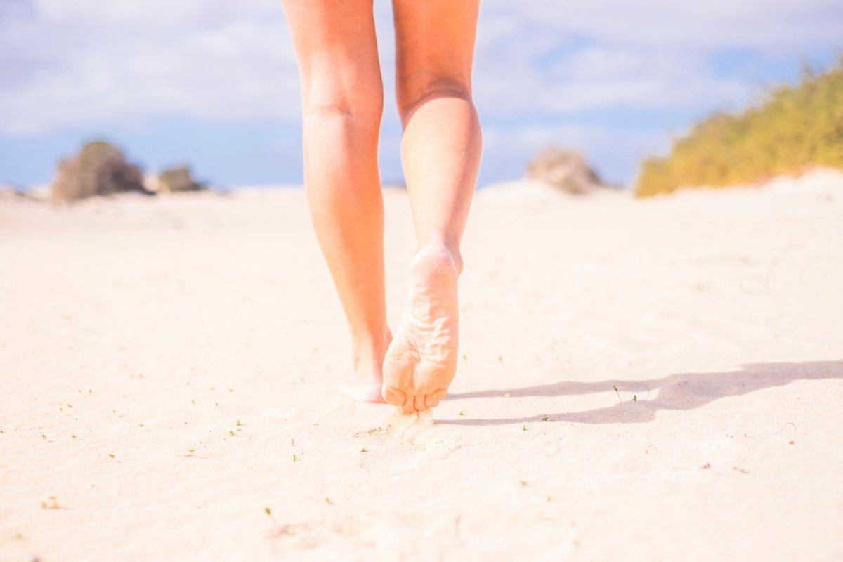 Vasara – kelionių metas: pasirūpinkite savo kojų sveikata