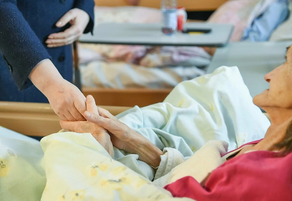 Traumatologinių ir neurologinių negalavimų kamuojamiems slaugos pacientams – intensyvi pagalba