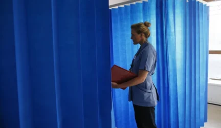 Kauno klinikose atliekamos pirmosios Lietuvoje gimdos kaklelio apsiuvimo operacijos