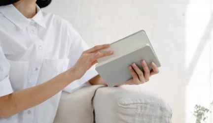 5 patarimai, kaip išmaniųjų technologijų pagalba pagerinti miegą