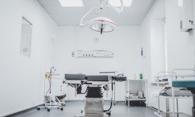 Kaip perlipti plastinės operacijos baimę?