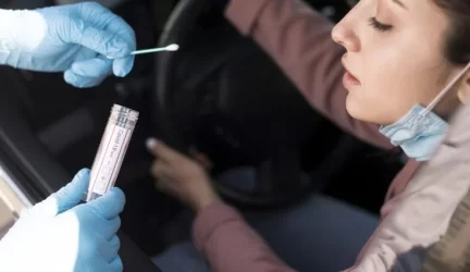 Gyventojai kviečiami neskambinti į karštąją liniją dėl pakartotinio PGR testo, pasveikimui įrodyti jis nereikalingas