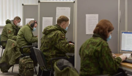 NVSC padedantys kariai savanoriai: susitelkę pandemiją įveiksime