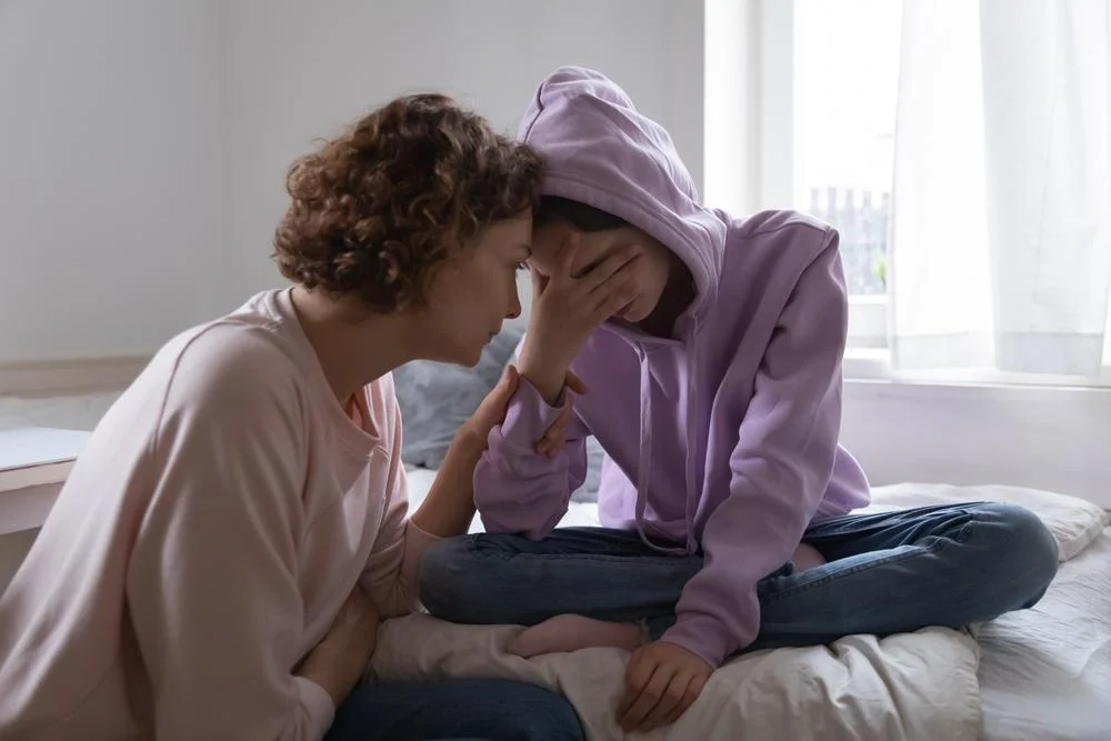 Nevaikiškos vaikų problemos: kodėl apie jas išgirsta ne tėvai, o „Vaikų linija“?