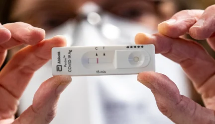 Parengta tvarka dėl savikontrolei skirtų COVID-19 testų įsigijimo