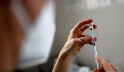 Savivaldybėms perskirstoma beveik 3000 vakcinų