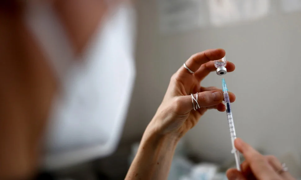 Savivaldybėms perskirstoma beveik 3000 vakcinų
