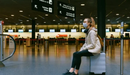 Plintant pavojingai Delta atmainai griežtinamos sąlygos atvykstantiems iš užsienio