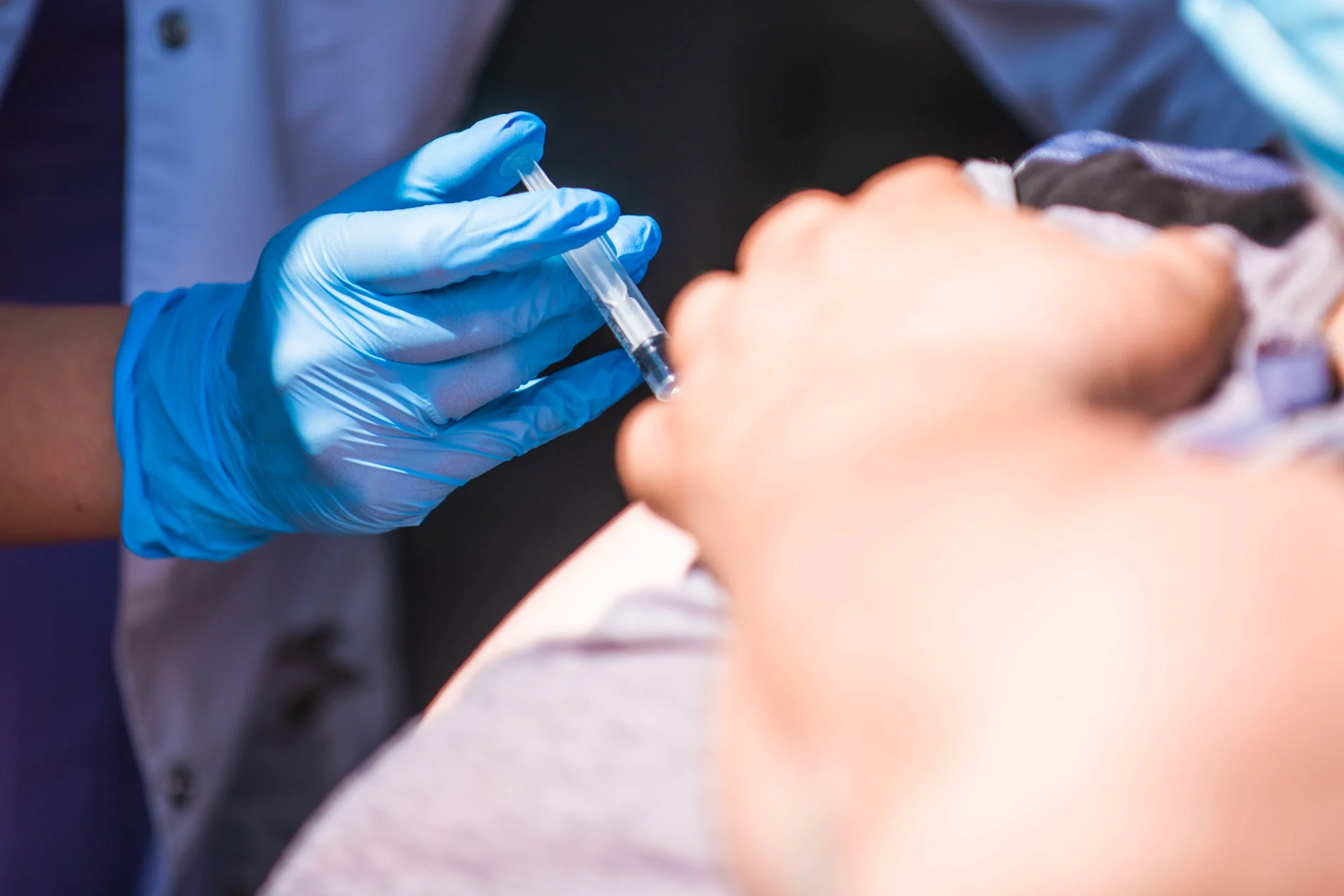 Pranešimus apie įtariamas nepageidaujamas reakcijas teikite tik VVKT ir įgaliotiems asmenims