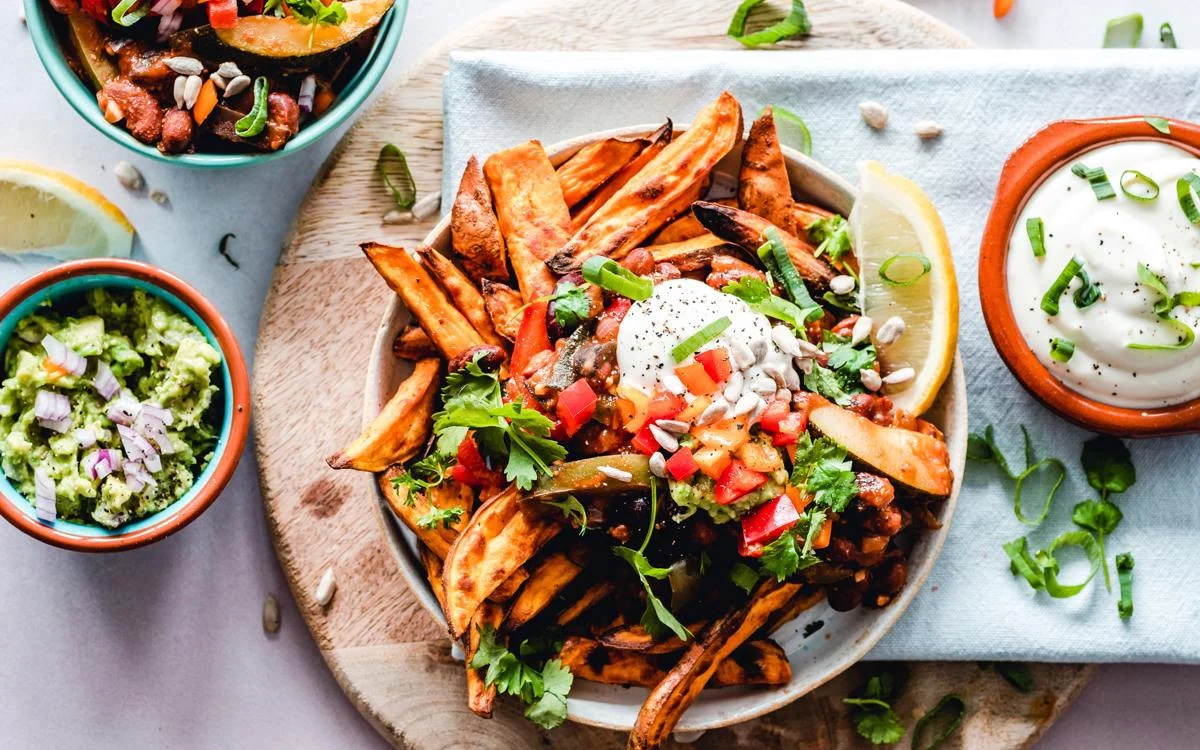 Mėgstamų salotų alternatyvos žiemai: 3 skirtingų pasaulio kraštų įkvėpti receptai