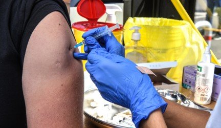 Išgelbėti gyvybę gali vienas skambutis: tūkstančiai žmonių nė neįtaria apie kūne tūnantį virusą
