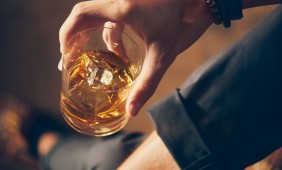 Alkoholio žala organizmui: „džiovina“ smegenis ir sukelia širdies veiklos sutrikimus
