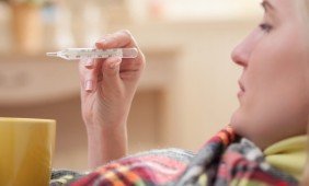 Karščiavimo numalšinimui – ne vien vaistai: praktiniai patarimai, kaip „numušti“ temperatūrą