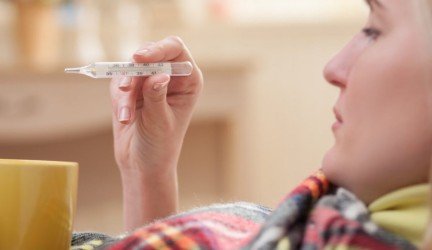 Karščiavimo numalšinimui – ne vien vaistai: praktiniai patarimai, kaip „numušti“ temperatūrą
