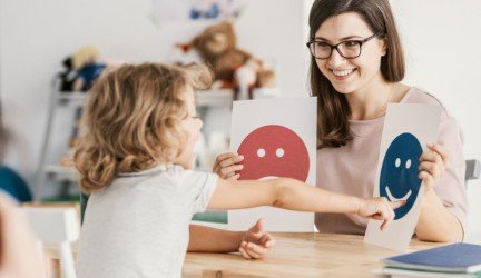 elgesio sunkumų patiriantiems vaikams terapinės programos