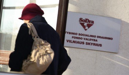 42 tūkstančiai dalies darbingumo netekusių žmonių toliau dirba