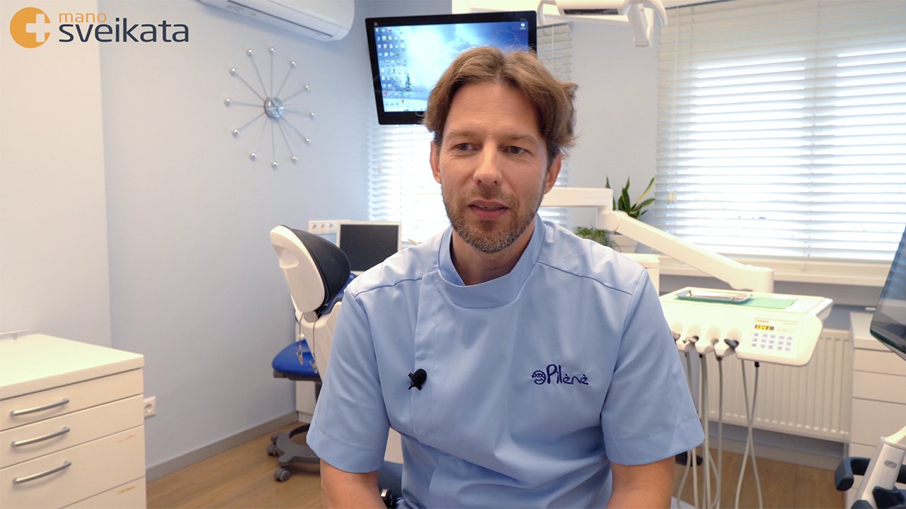 Vienmomentė implantacija