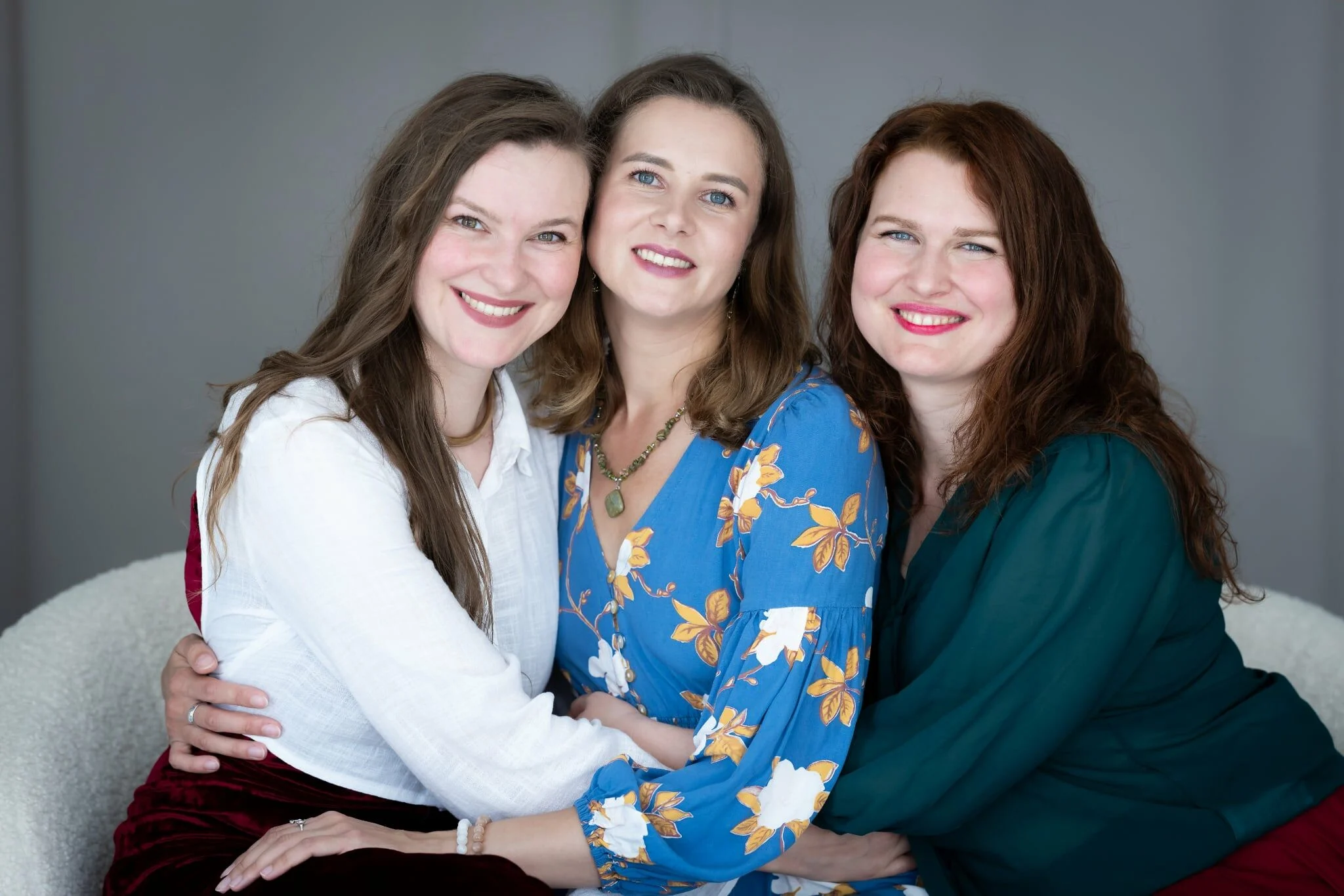 Unda komanda. Gintarė Balčytytė, Dovilė Vilkė, Agnė Škudienė. Fotografijų autorė Olga Posaškova