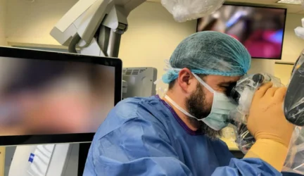 Santaros klinikų gydytojai neurochirurgai