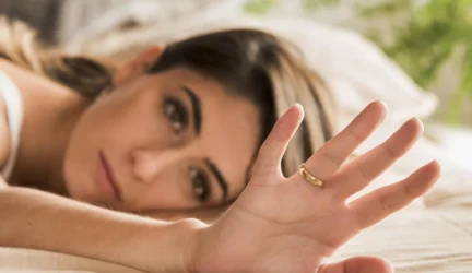 Auksiniai žiedai, jautri oda