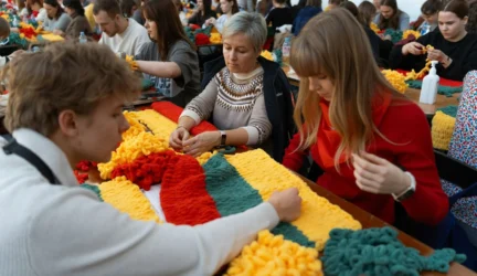 Mažiesiems iš didelių rankų