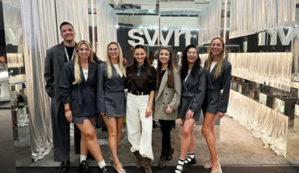 SWRL komanda prie apdovanoto stendo parodoje „Cosmoprof Bologna 2026“