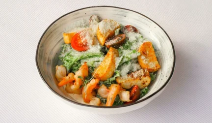 Salotos su krevetėmis