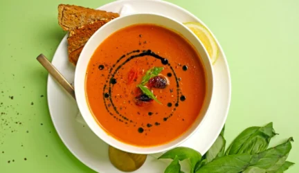 pomidorų ir arbūzo gazpacho