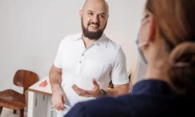 Dantų implantacijos ekspertas gydytojas Tomas Stumbrys