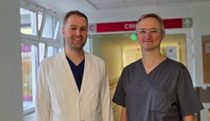 Dr. M. Jakubauskas ir T. Poškus (dešinėje)